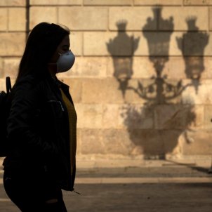 coronavirus mascareta gotic barcelona plaça sant jaume - Efe