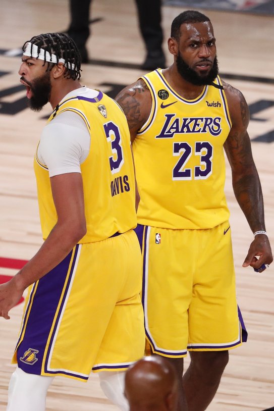 Anthony Davis LeBron James Lakers EFE