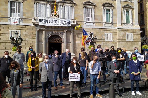 protesta tsunami plaça sant jaume  - roberto lázaro