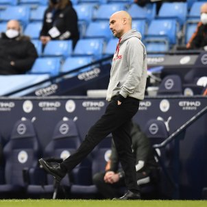 guardiola resignado derbi manchester city united efe