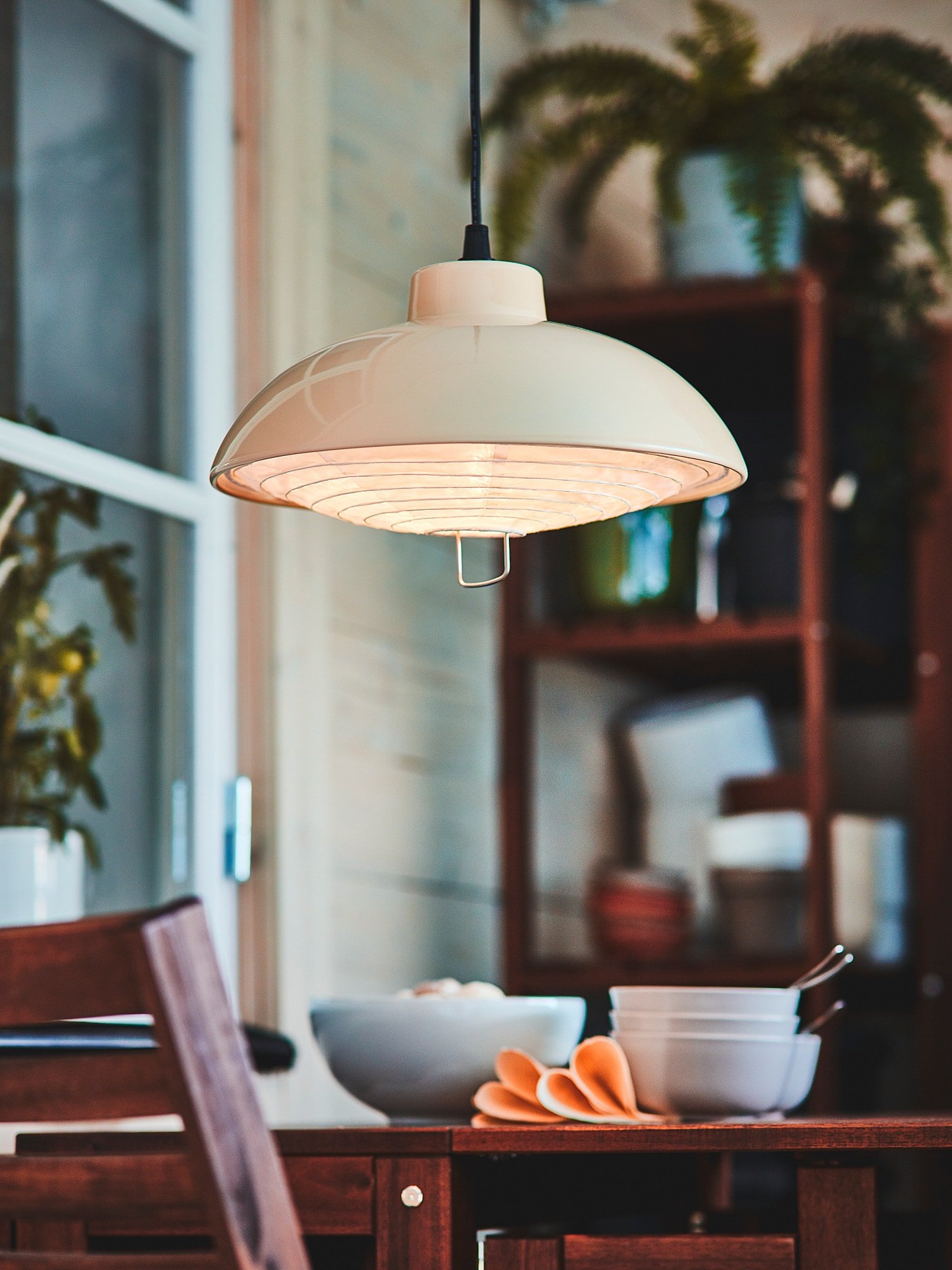 Ikea lanza una lámpara solar para las cenas veraniegas que no