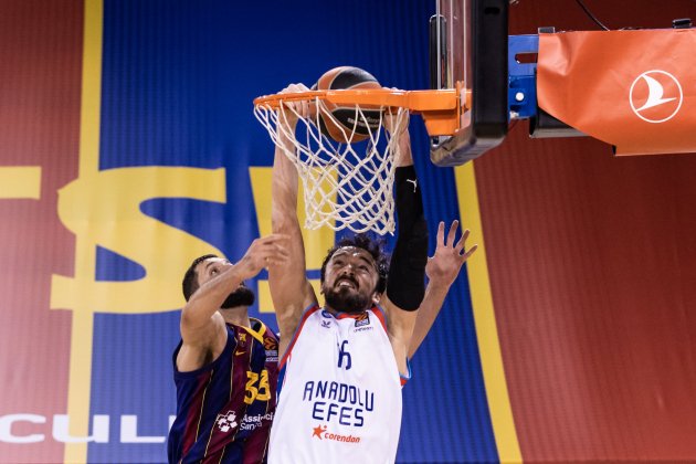 Sanli Efes Mirotic Barca Europa Press