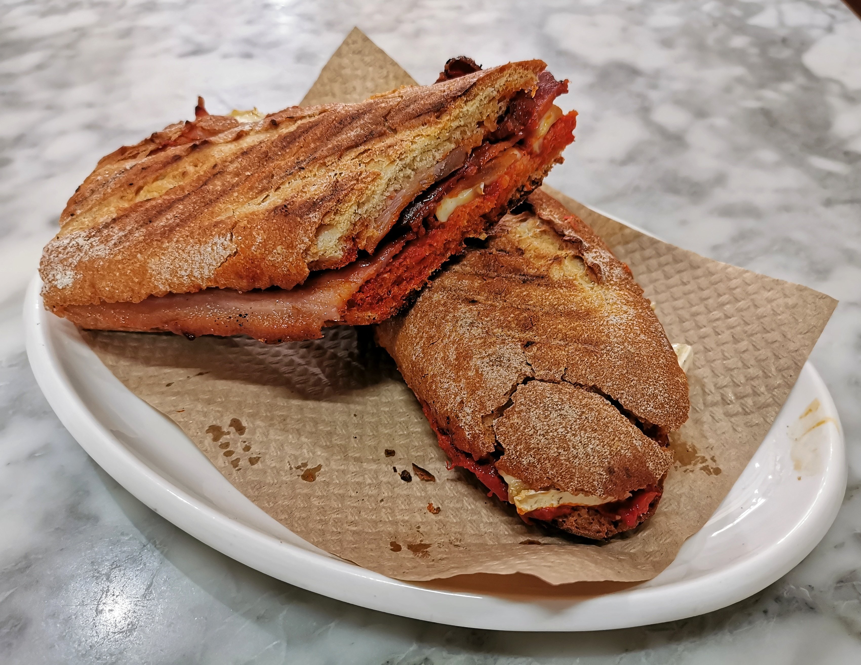 ¿El bocadillo puede sustituir de manera saludable una comida?