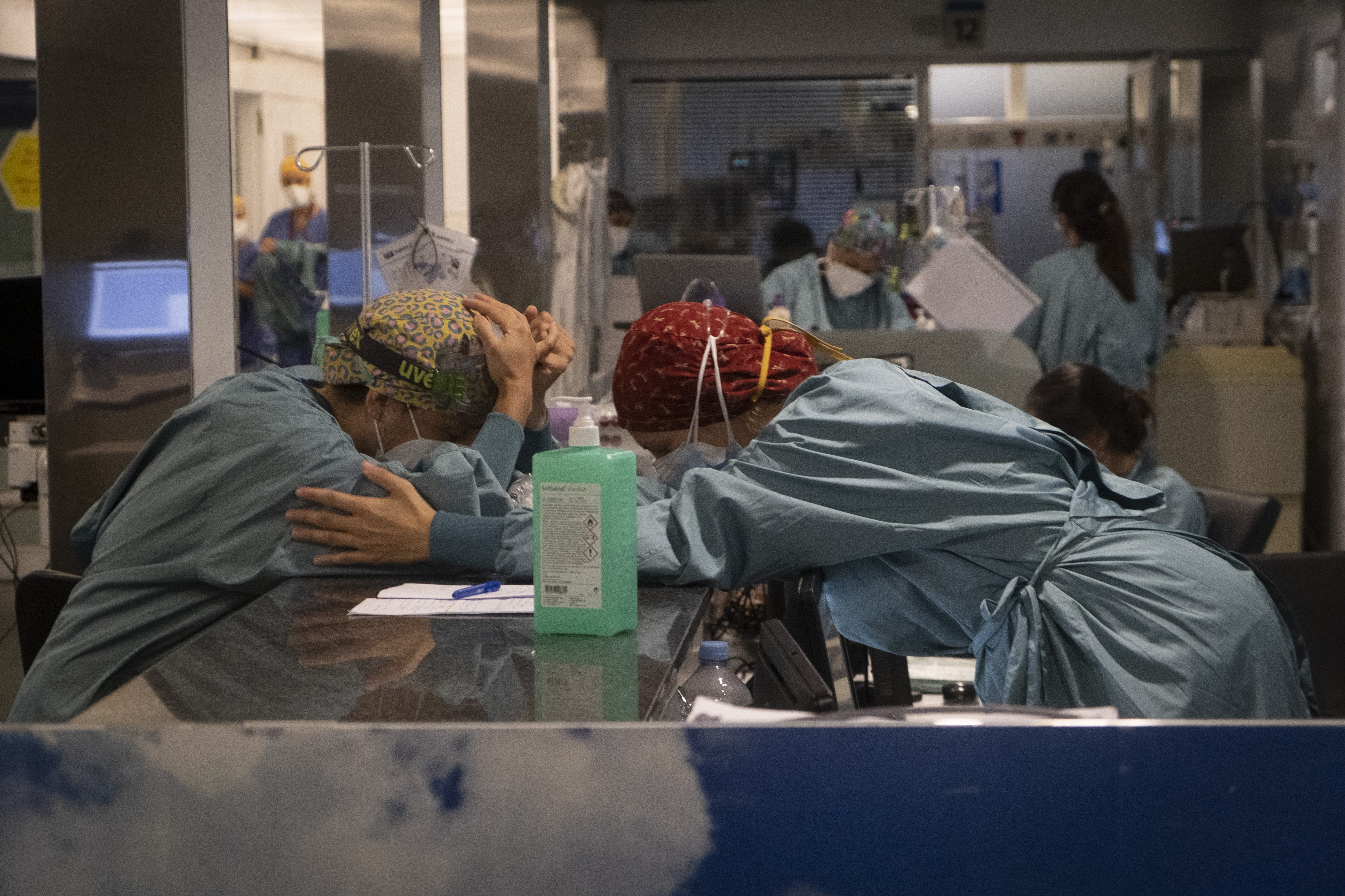 Covid | La presión sobre los hospitales catalanes se aligera