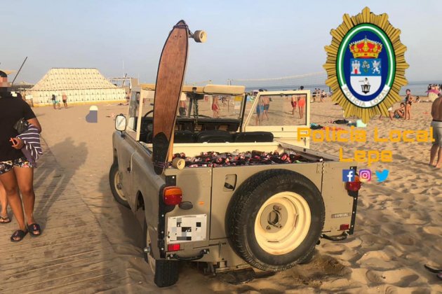 coche playa cerveza multado policía lepe 2