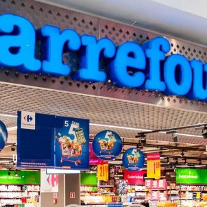 Carrefour tiene la manta del futuro para ver la tele en el sofá de casa