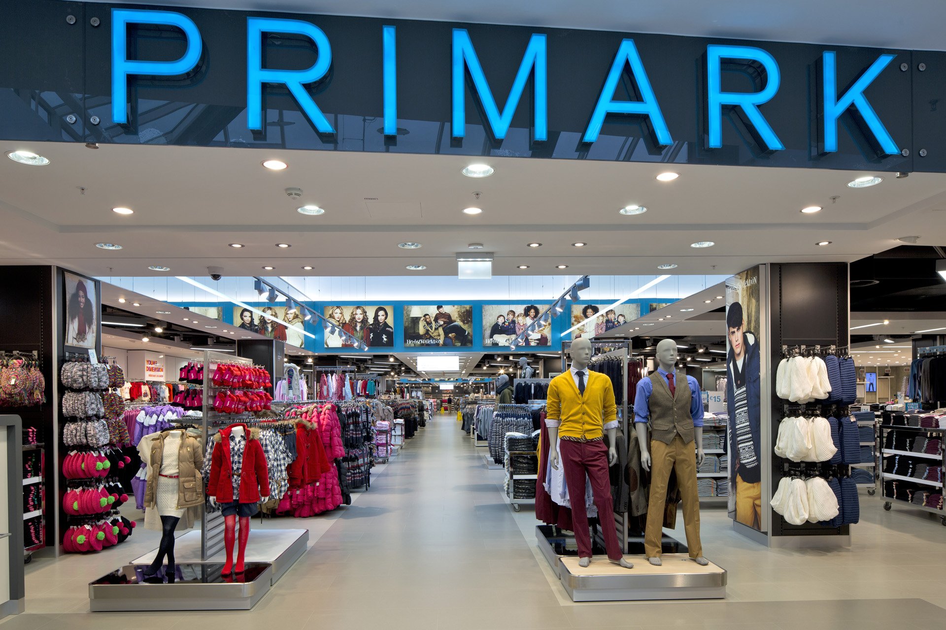 Primark tiene un pijama (16 euros) que te convierte en una diva de Hollywood