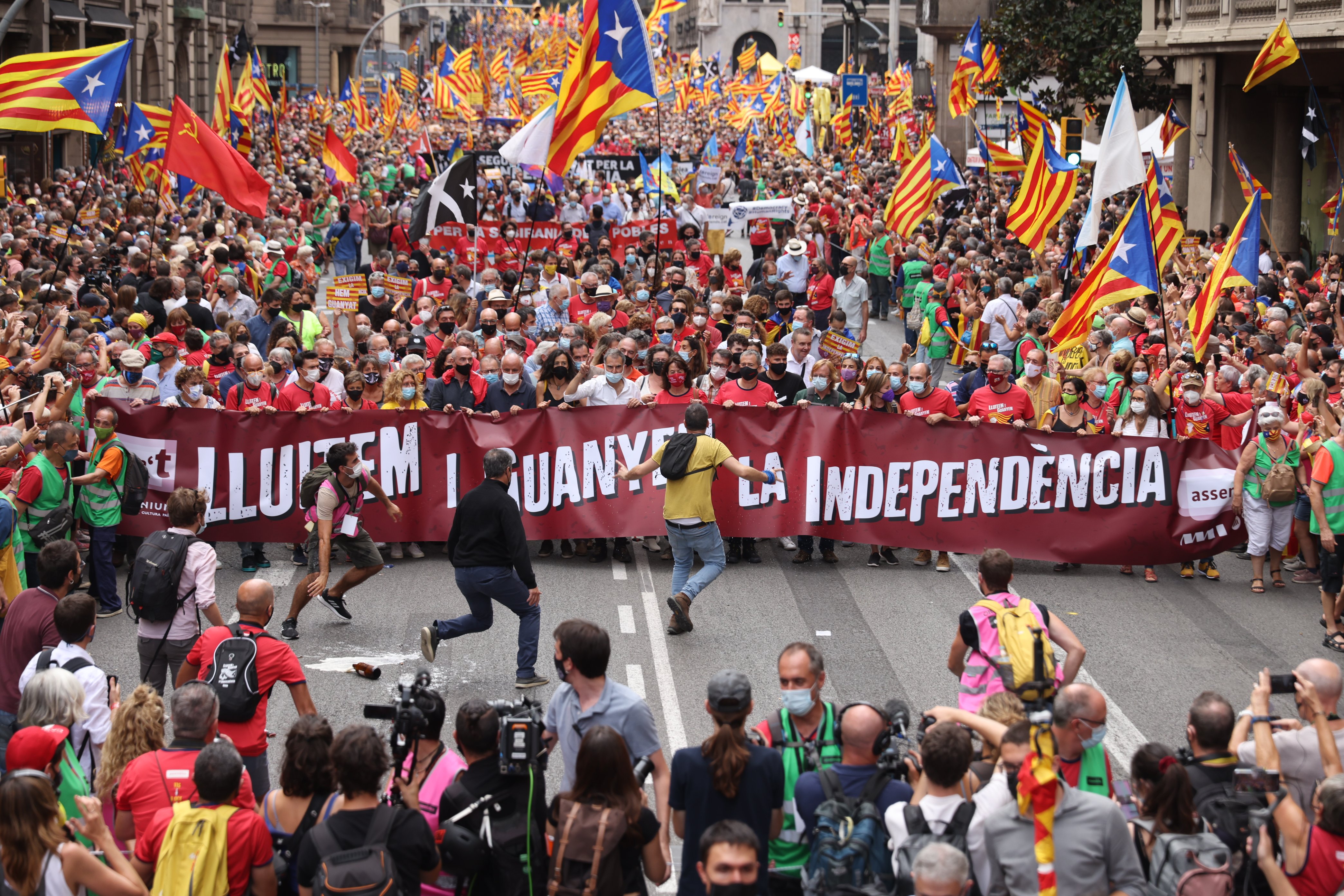 diada de catalunya, botella cerveza via laietana - Sergi alcazar