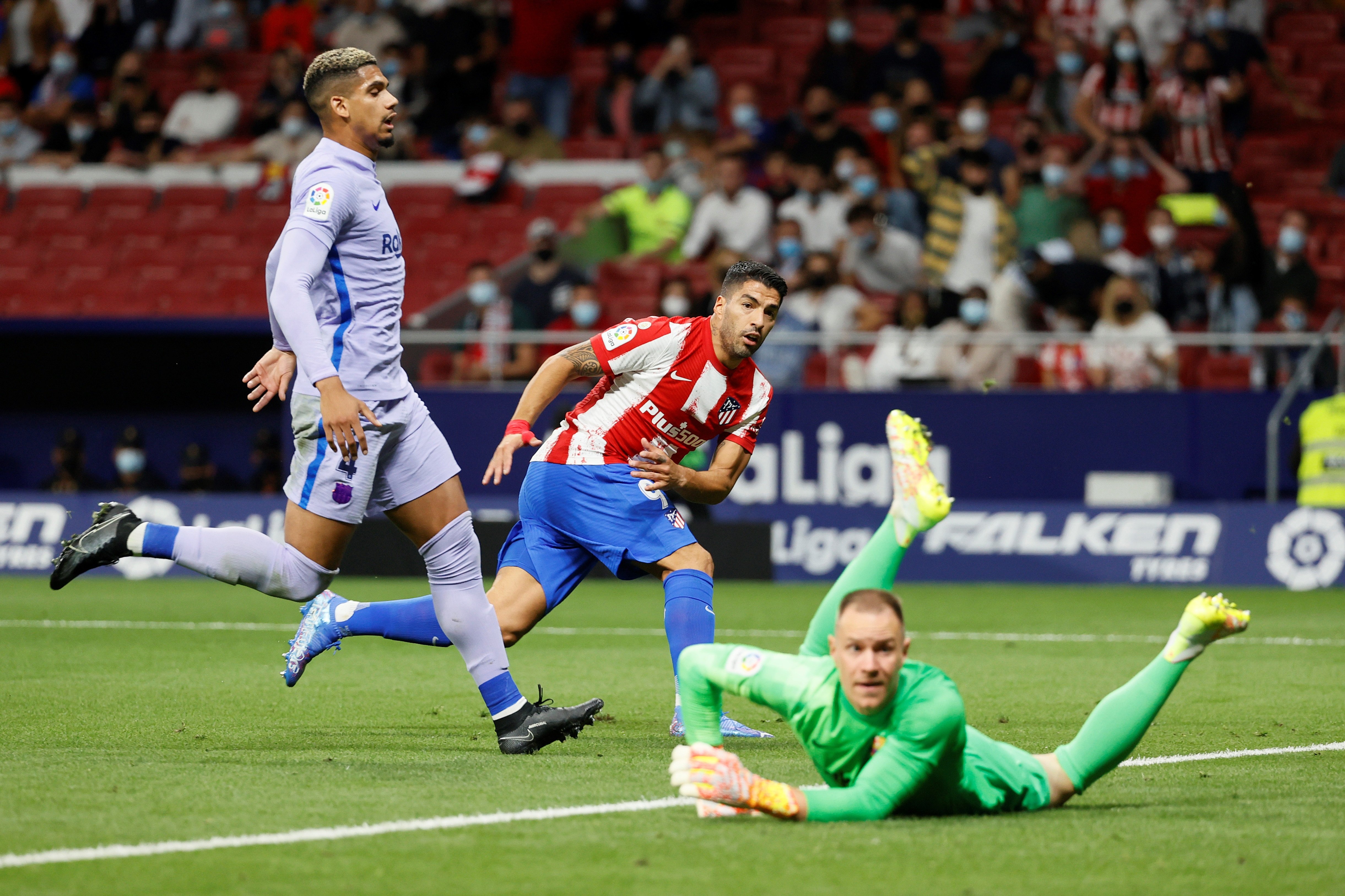 El Barça se desespera contra el Atlético de Madrid y Koeman sigue inmóvil (2-0)