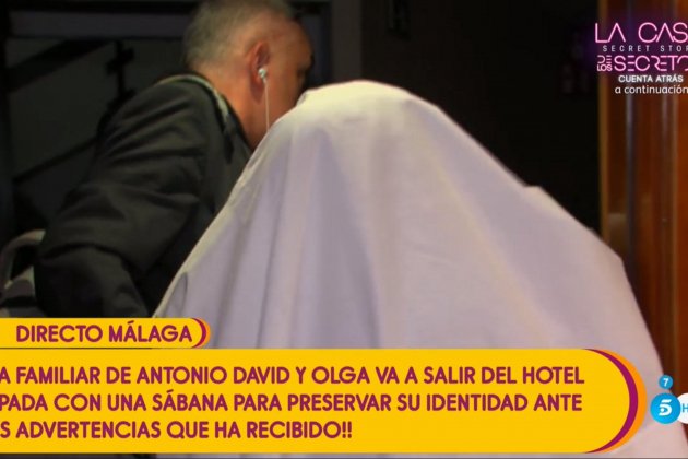 Kiko Hernández con testigo tapada Telecinco