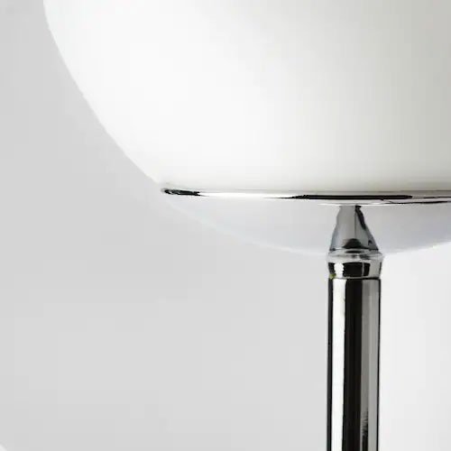 Lámpara de pie de la serie Simrishamn de Ikea