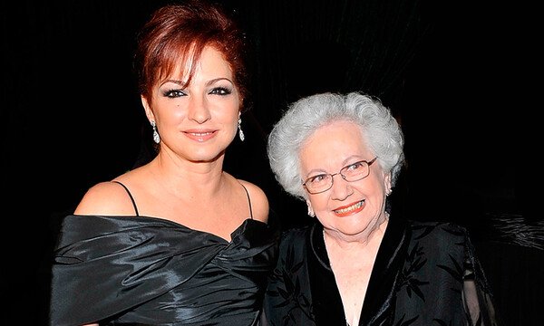 Gloria Estefan y su madre