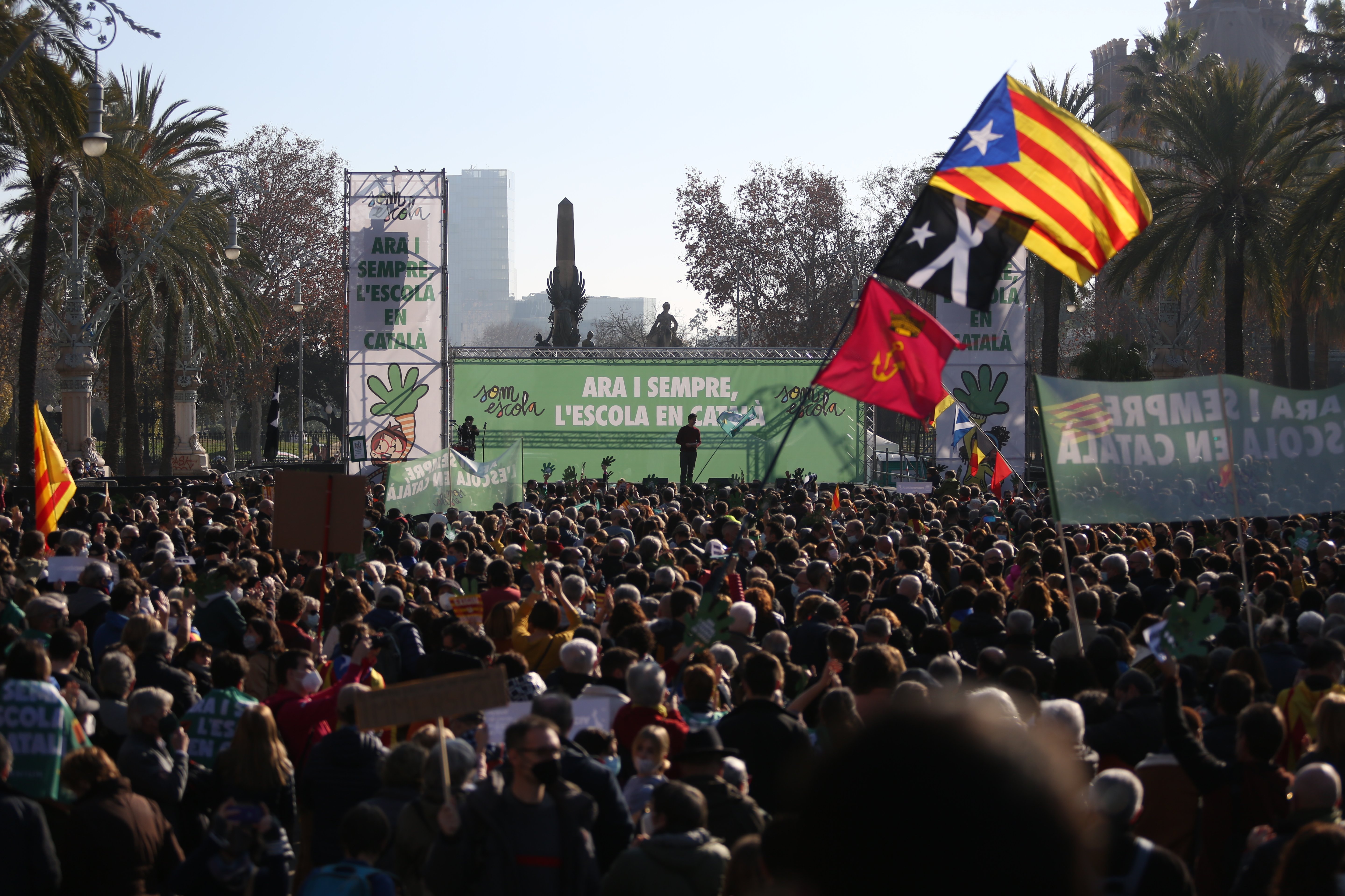 Les portades clamen pel català (alguns diaris no deixen de sorprendre)