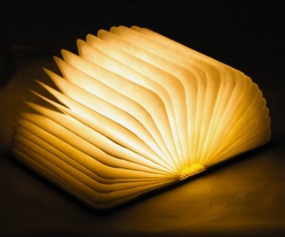 Lámpara en forma de libro