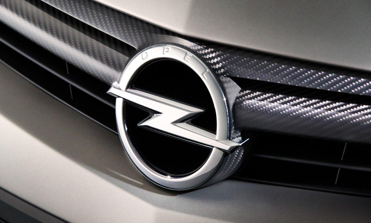 El Opel más vendido ahora en España no llega a los 15.000 euros, no es un SUV y golea al Mokka