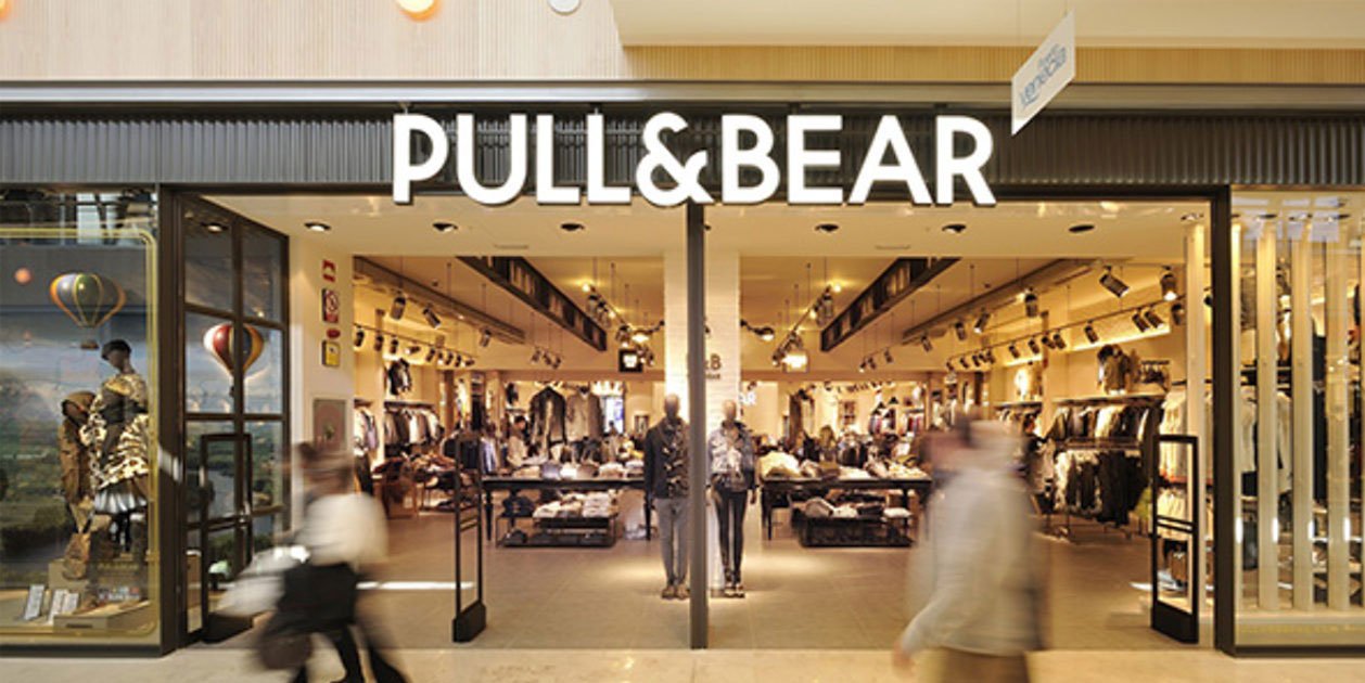 Hi ha una autèntica bogeria amb aquest top asimètric de Pull& Bear que ja és el més vingut a Espanya
