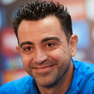 Le promete a Xavi Hernández que rechazará el dinero de Abramovich y el  Chelsea por el Barça