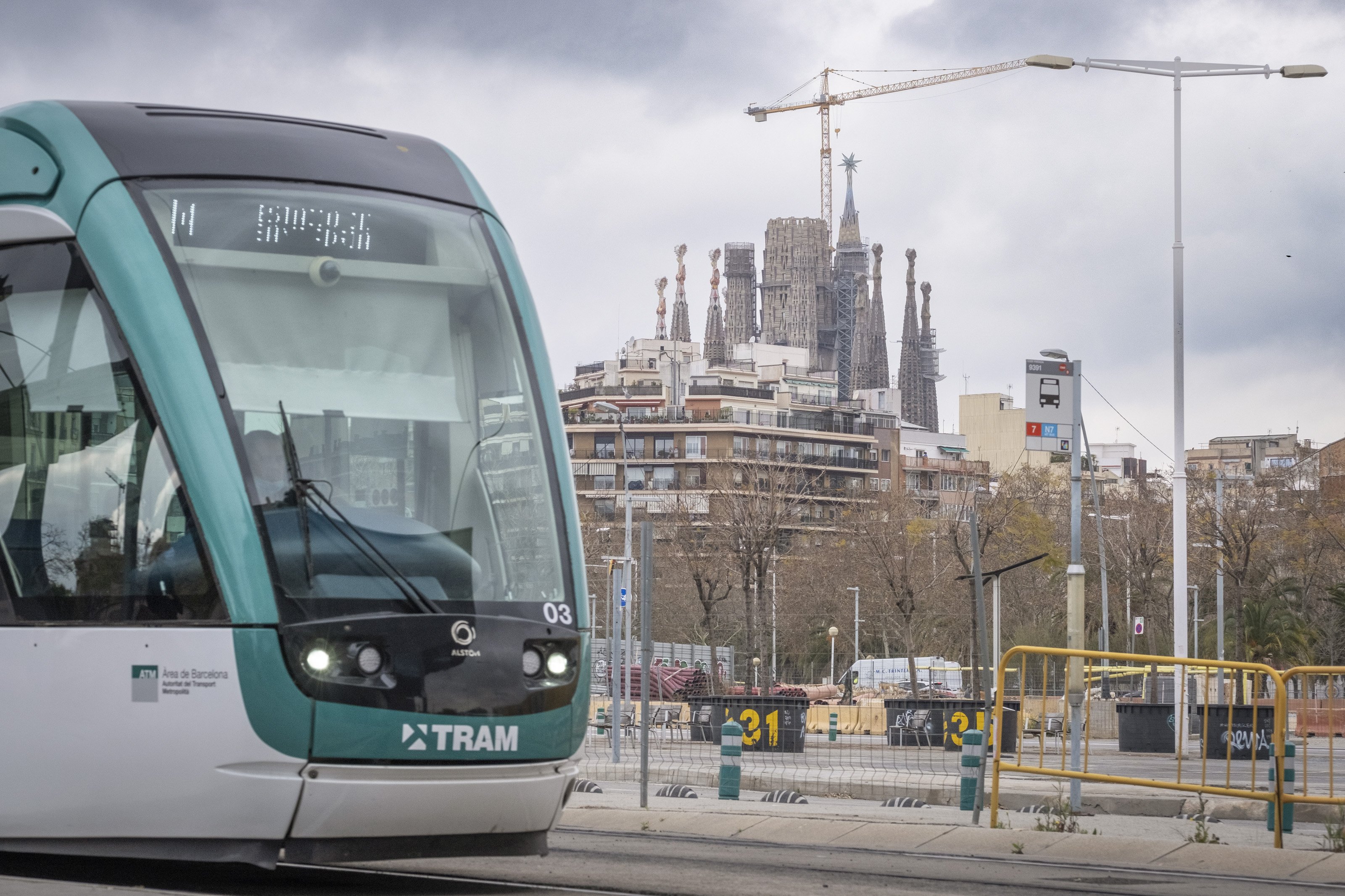 Los sindicatos del Tram mantienen ahora la huelga, pero suspenden las protestas al cancelarse el acto oficial