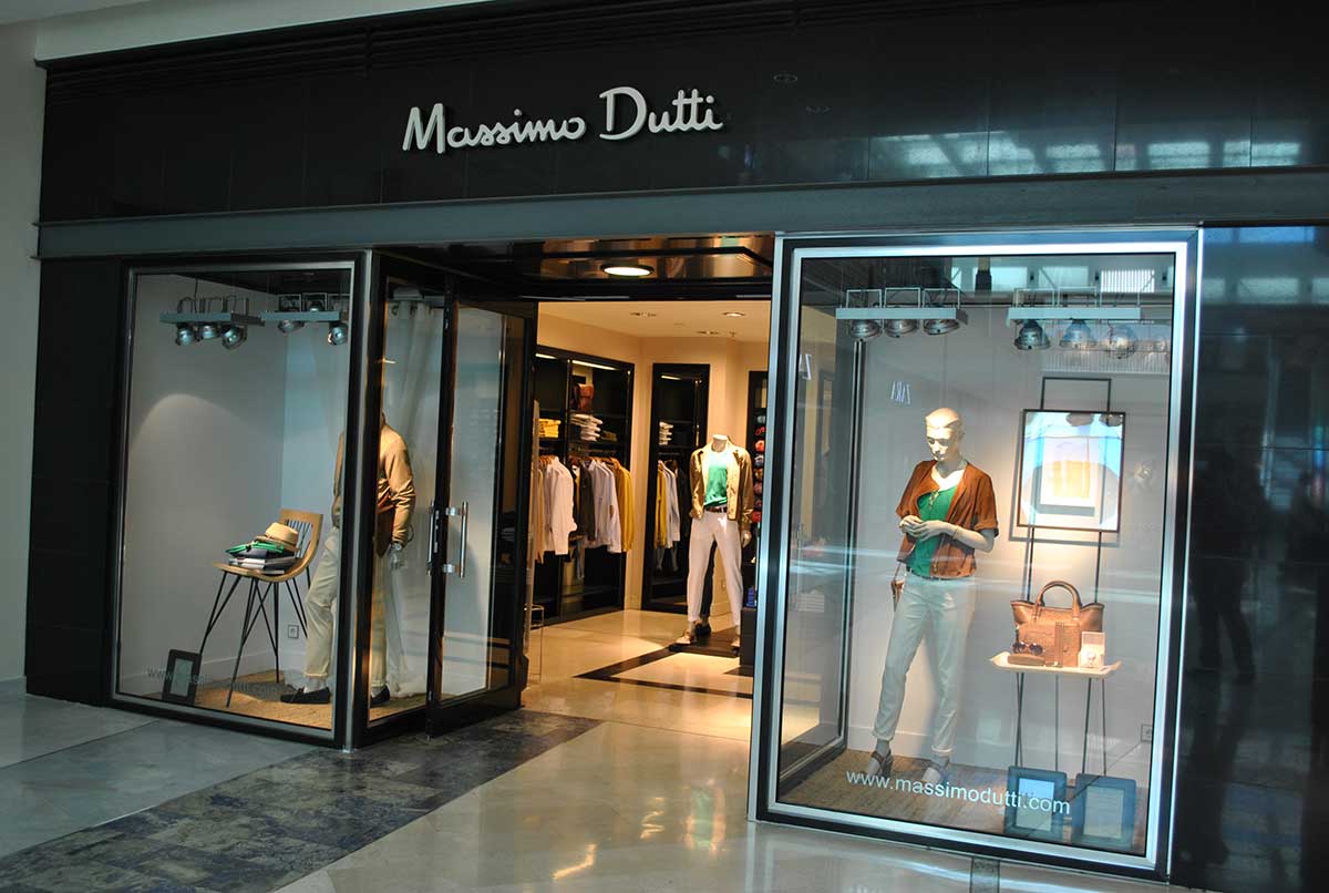 L'abric que trien les dones de diners de Londres és l'estrella de Massimo Dutti