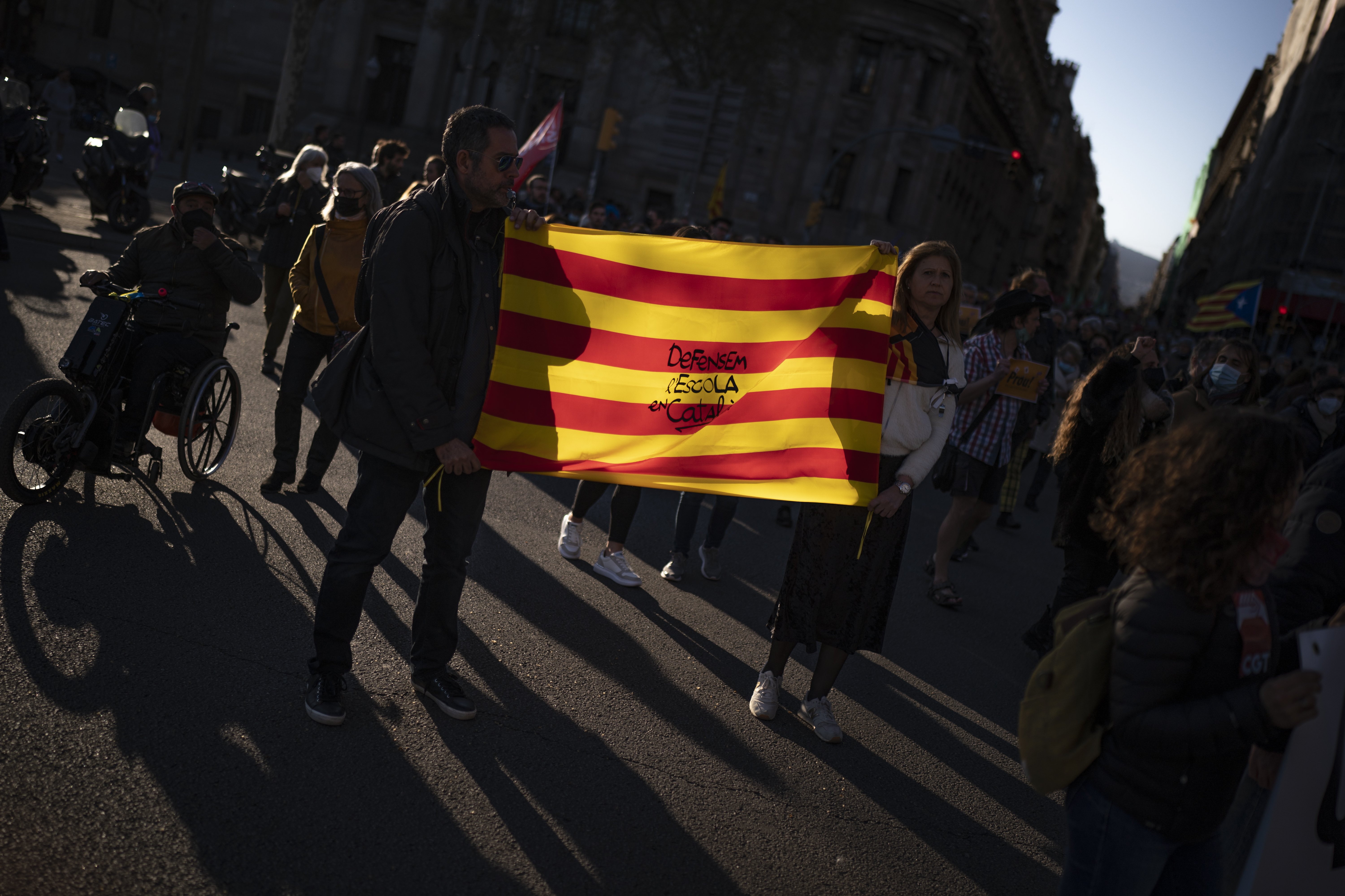 (Alta) Manifestació escola en català, Via Laietana fins Parlament ambiente  Joan Mateu Parra 