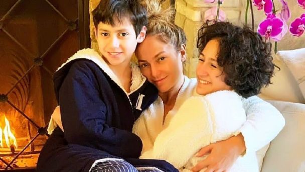 Jennifer López con sus hijos