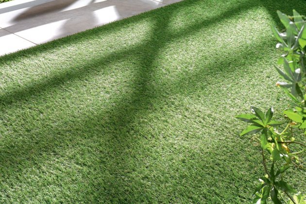 Con esta alfombra de césped de Lidl conseguirás transformar tu terraza o  jardín con muy poco dinero