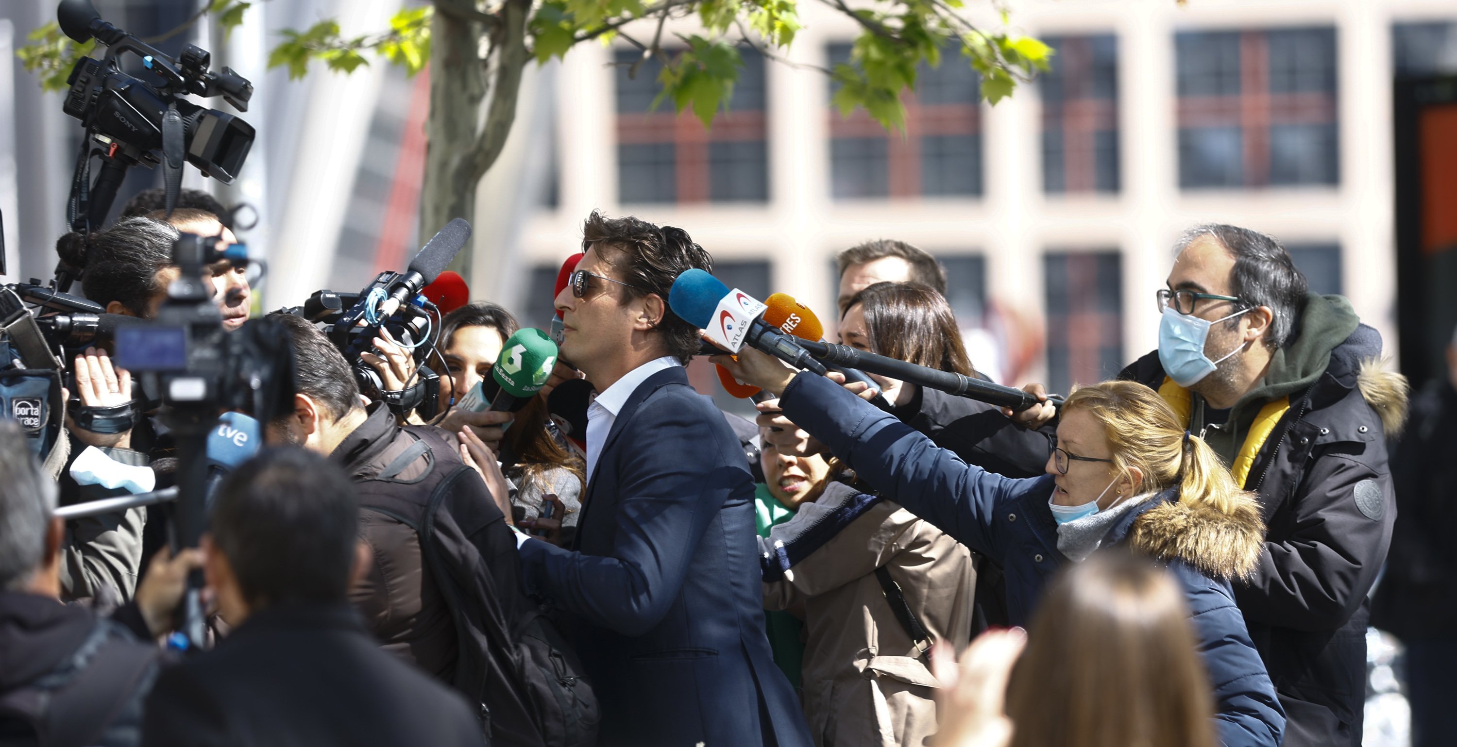 Luis Medina i Alberto Luceño, a judici per la presumpta estafa del 'cas de les mascaretes'