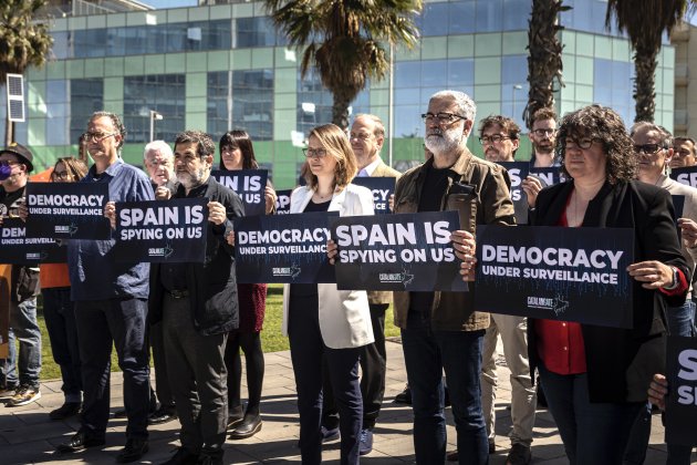 CATALANGATE protesta frente Hotel Vela W Meritxell Serret (ERC), Xavier Antich, David Fernández, Carles Riera, Albert Batet, Jordi sánchez, Eulàlia Reguant - Foto: Montse Giralt