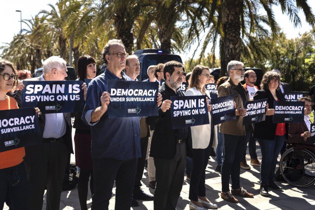 CATALANGATE protesta frente Hotel Vela W Meritxell Serret (ERC), Xavier Antich, David Fernández, Carles Riera, Albert Batet, Jordi sánchez, Eulàlia Reguant - Foto: Montse Giralt