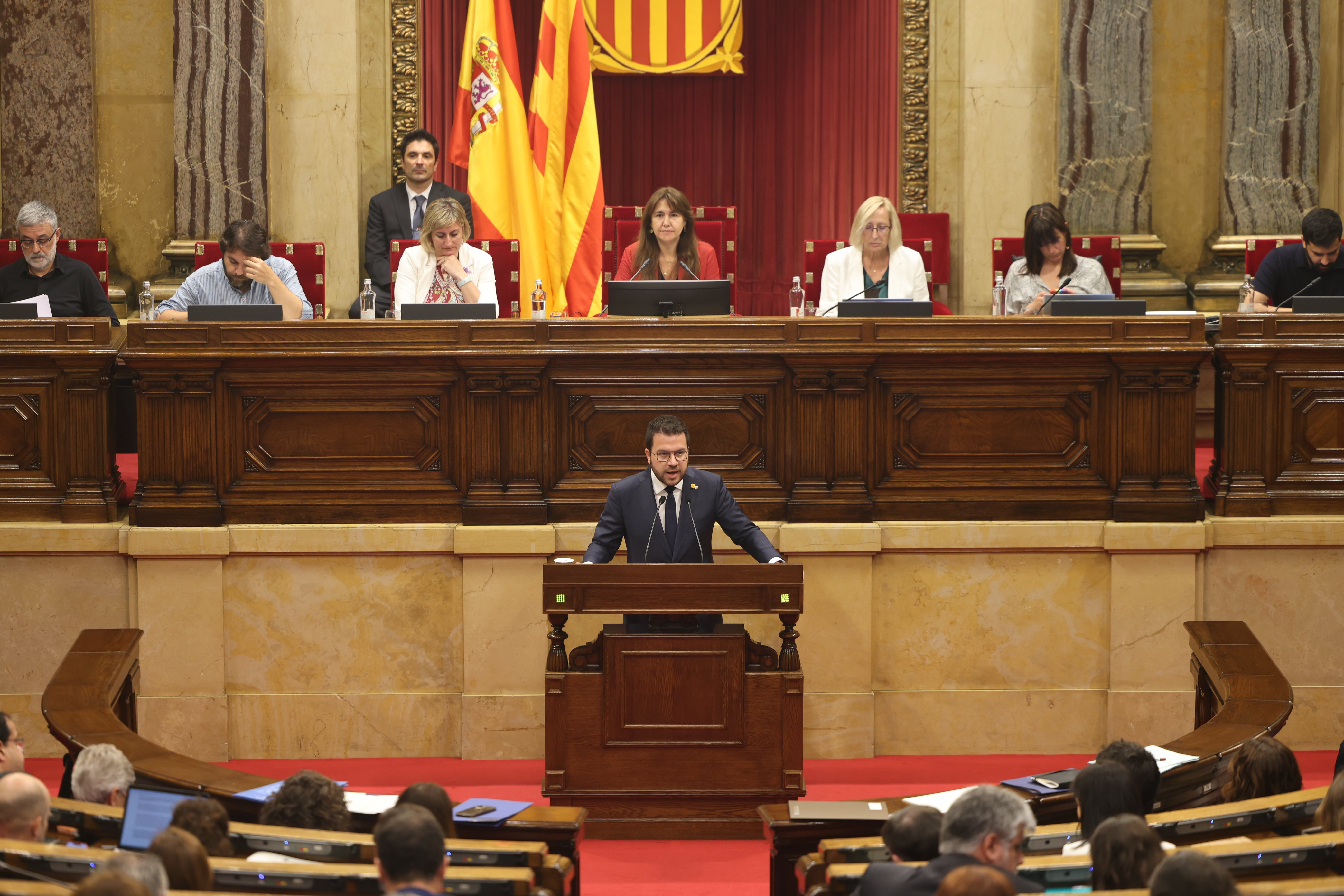 El Parlament aprova la llei del català, DIRECTE