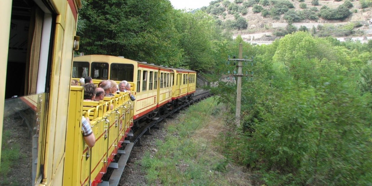 Tren amarillo. Cristian Bortes. Flickr