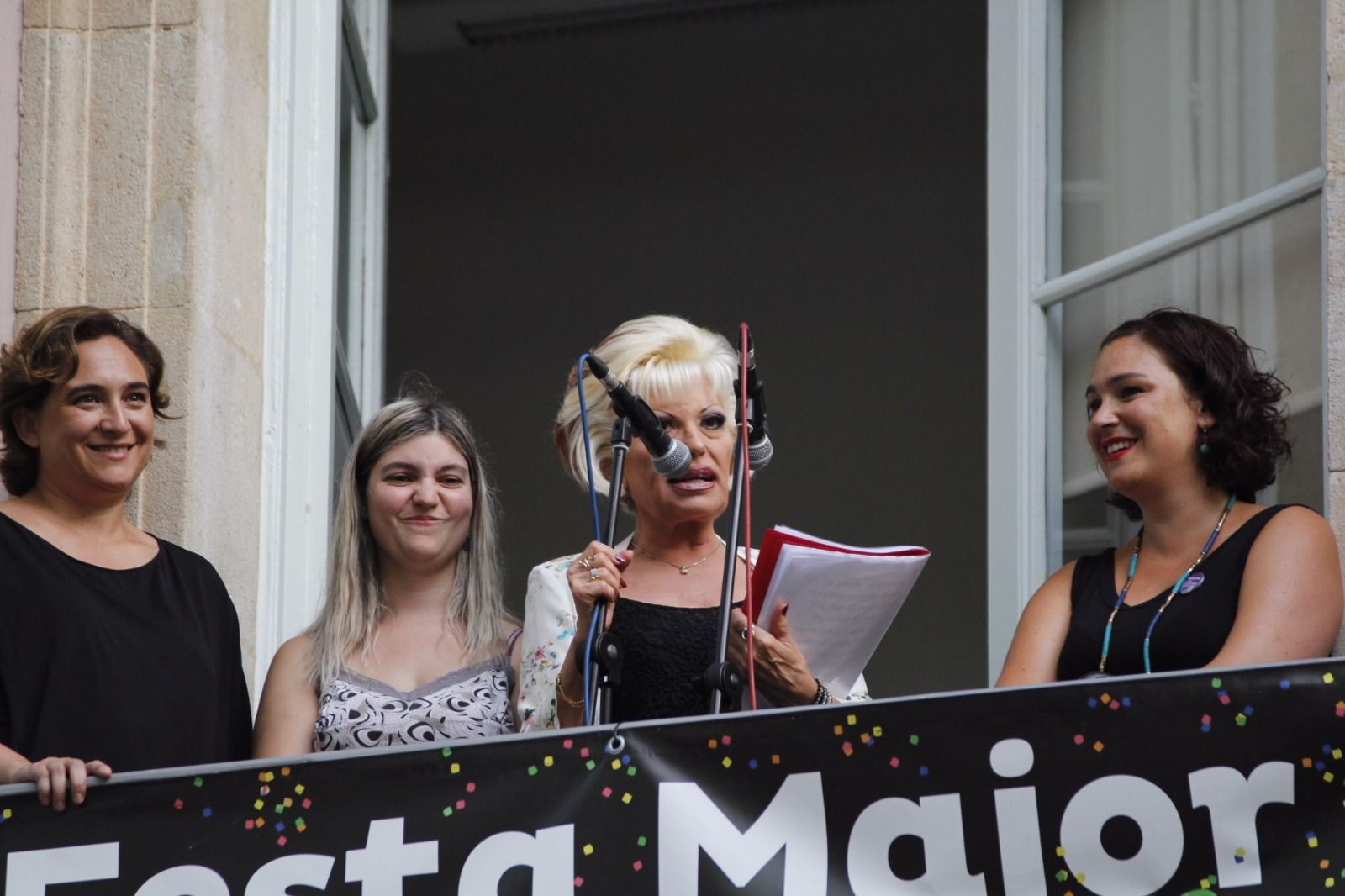 Merche Mar obre les festes de Sants reivindicant una 'ciutat viva'