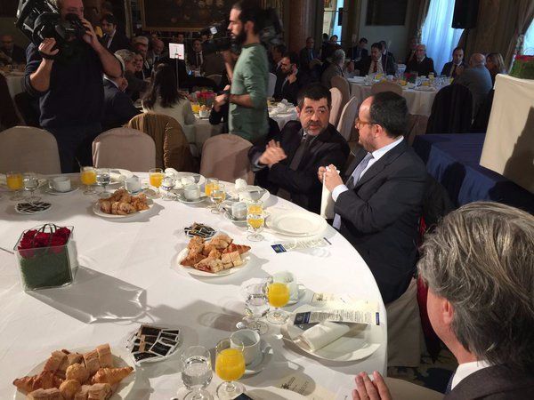 Jordi Sànchez con el PP y postres con sake catalán