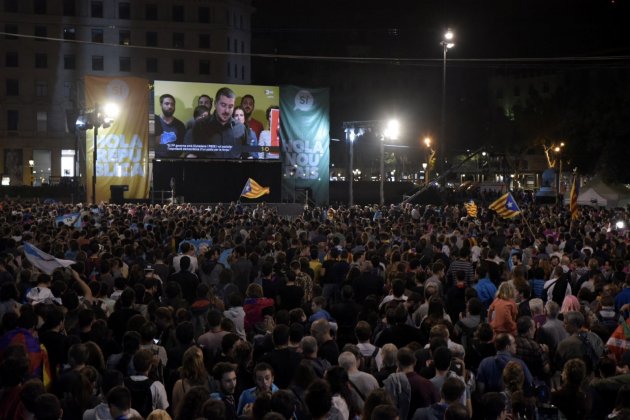 plaça catalunya 1 O   Laura Gómez