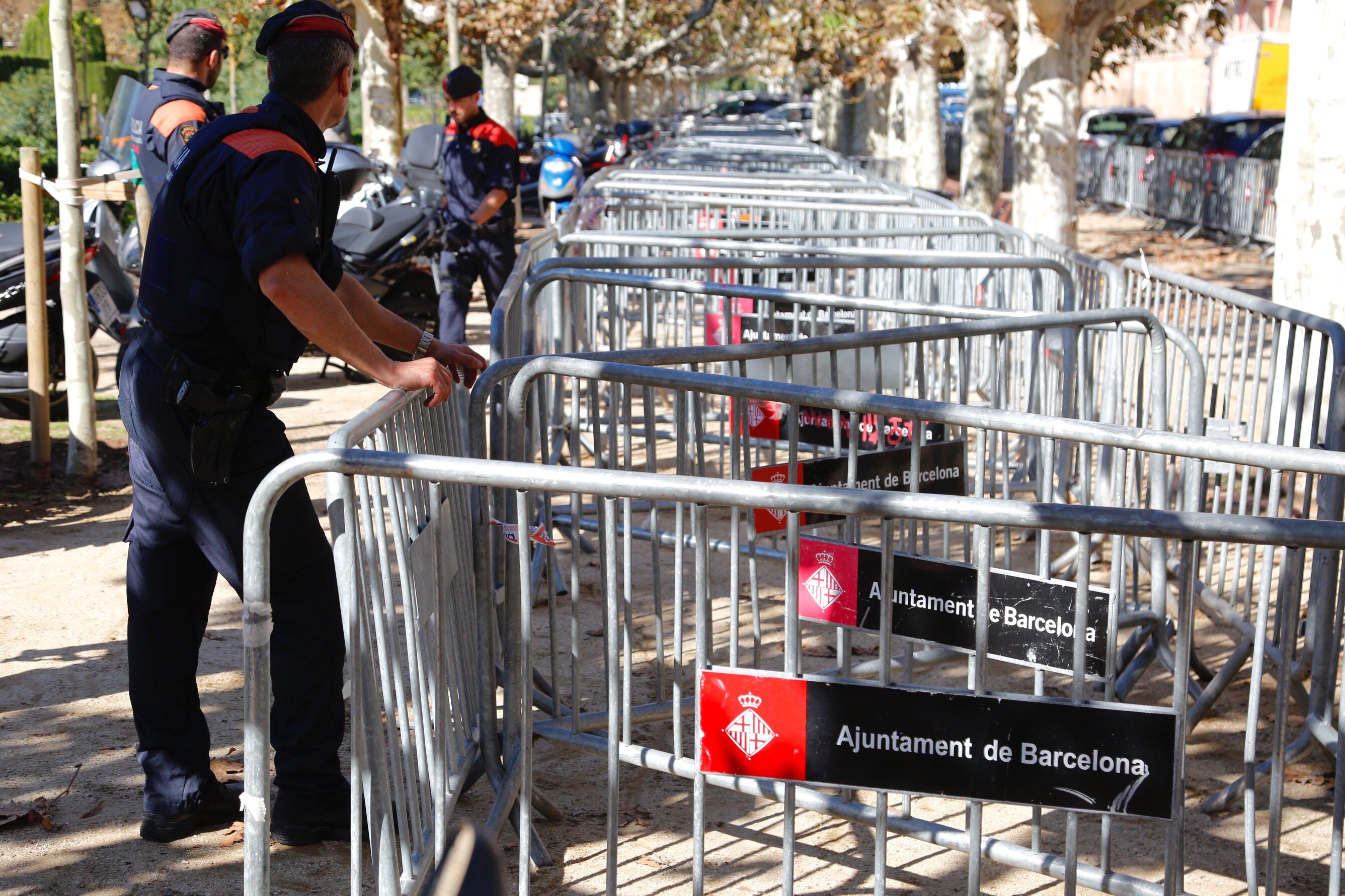 'Politico' ironiza con la detención de Puigdemont: los Mossos lo buscan en el alcantarillado del zoo