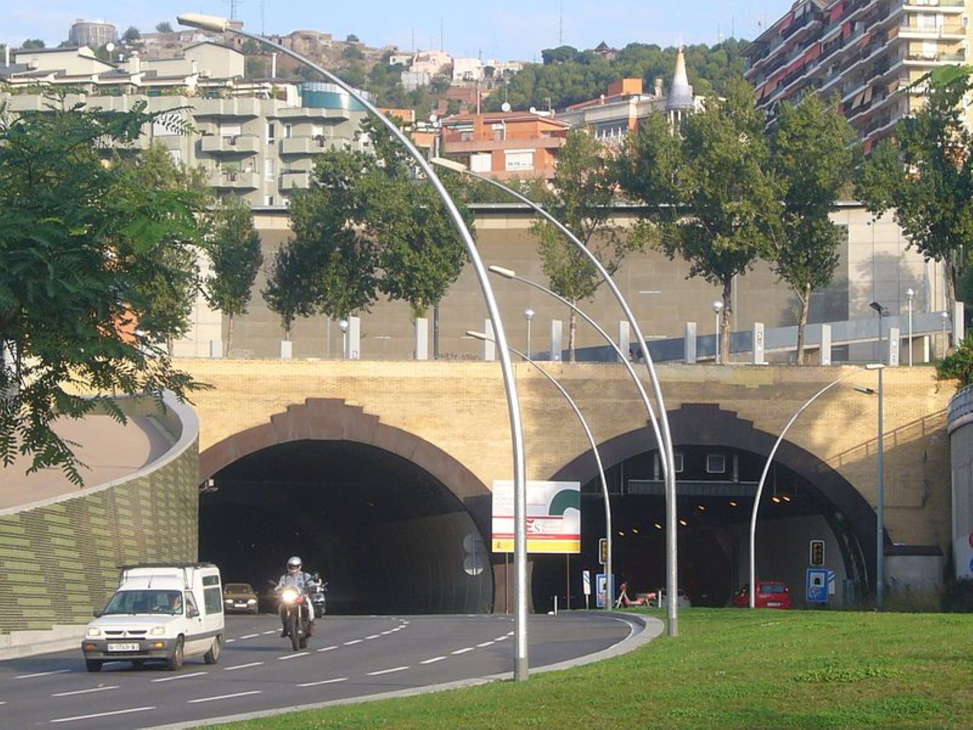 El túnel de la Rovira tanca quatre mesos en sentit descendent: quins són els itineraris alternatius?