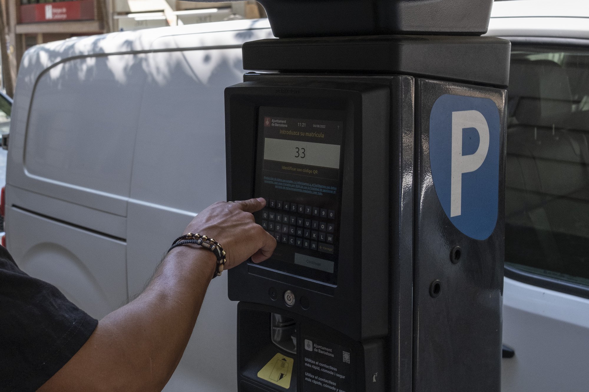 Errors involuntaris al parquímetre? El síndic de Barcelona reclama que es deixin de multar