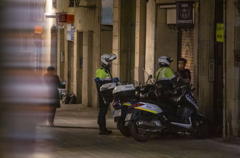 Guardia Urbana moto Rambla carteristes Ronalinho patrulla escorcoll - SergiAlcazar