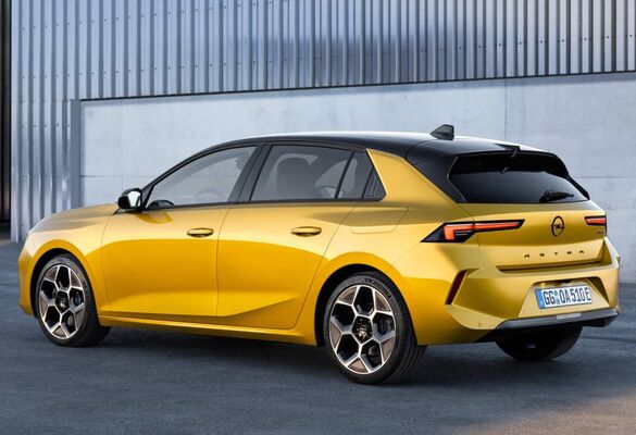 Aquest model costa només 5.000 euros més que l'Opel Astra, però és millor en tot