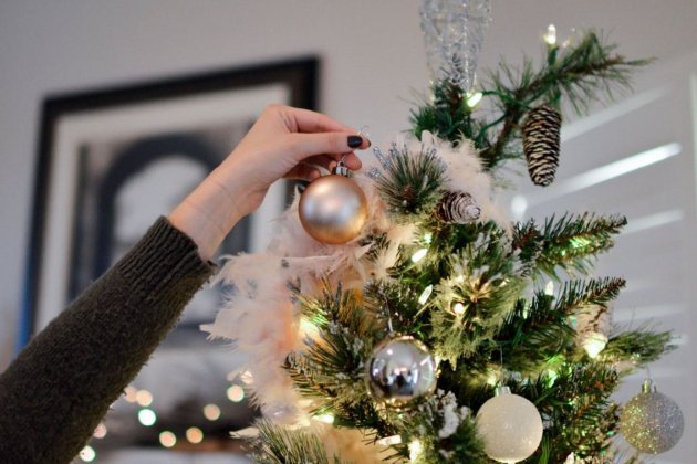 /uploads/s1/35/68/14/30/decoracion-arbol-navidad-pexels_15_630x420.jpeg