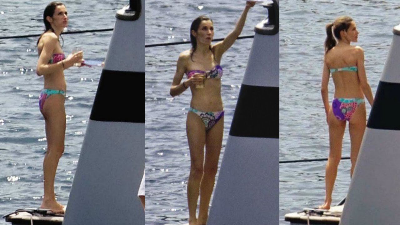 Letizia bikini