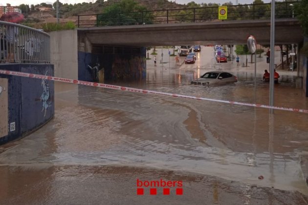 actuacio 2 bombers fortes pluges molins de rei