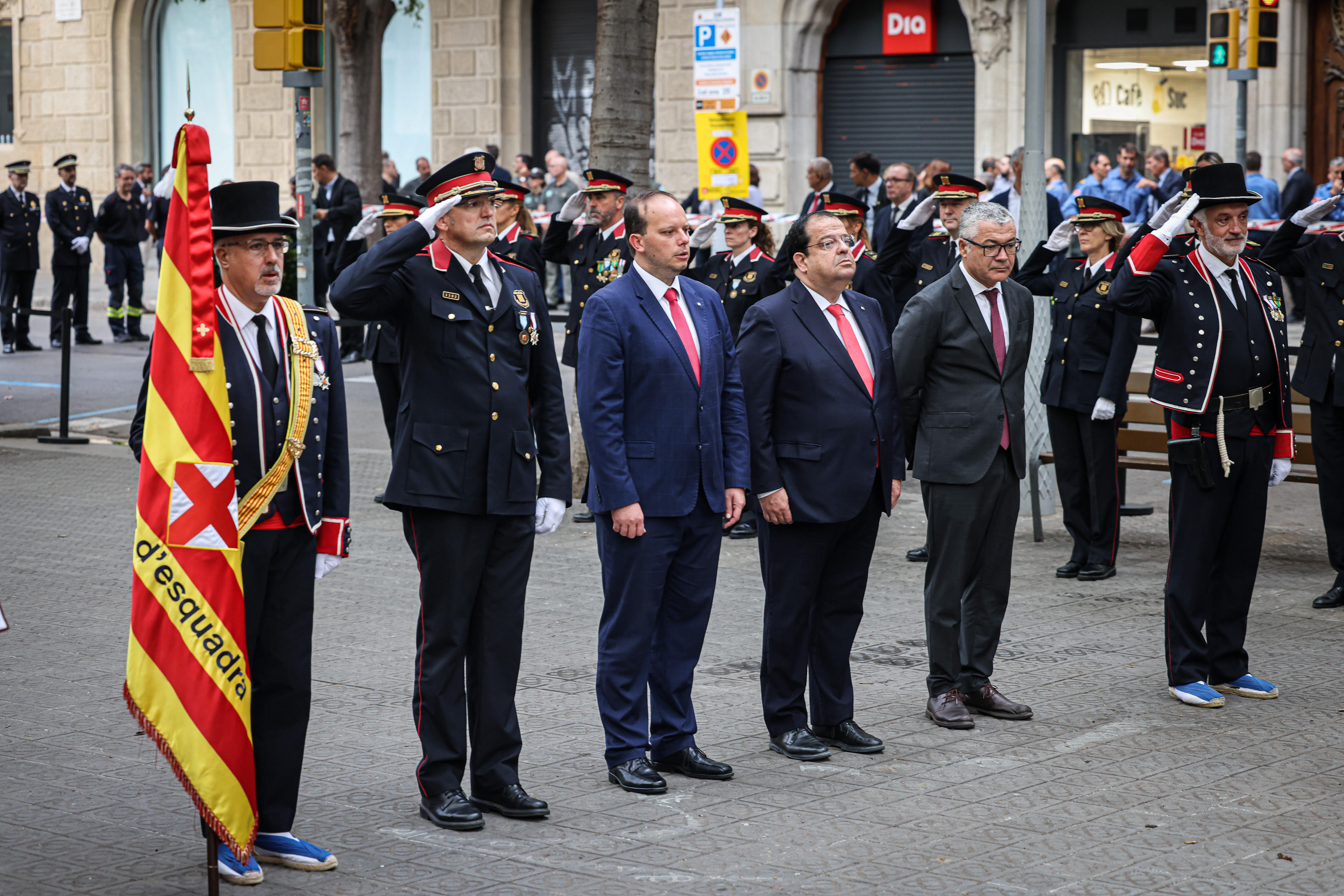 ofrena a rafael casanova barcelona mossos diada 2022   ACN