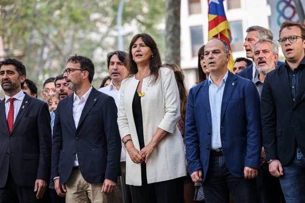 Laura Borras i jordi Turull durant l'ofrena floral davant del monument de Rafael Casanova / Foto: Jordi Borràs / ACN