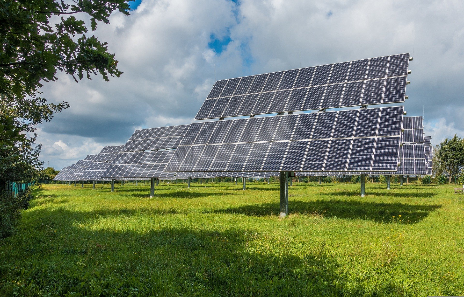 UNEF entrega el Sello de Excelencia en Sostenibilidad 2022 a nueve proyectos en suelo de energía solar