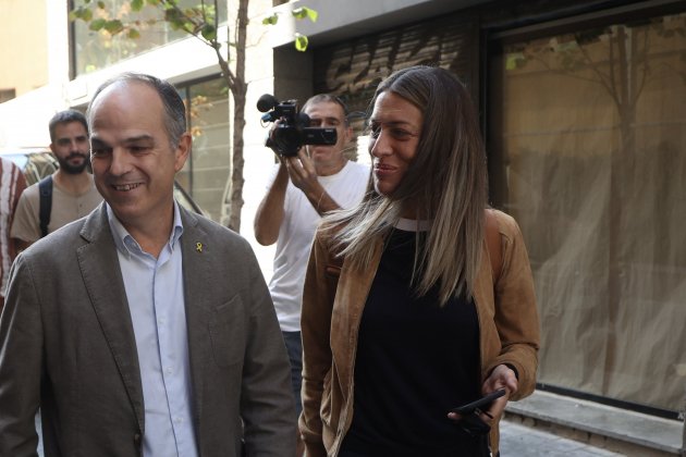 Jordi Turull sortint dela seu de Junts després d ela reunió de l'executiva / Foto: Montse Giralt