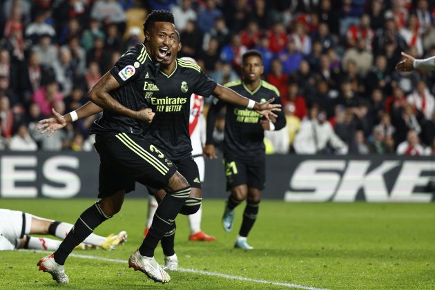 Eder Militao celebrando gol Rayo Vallecano Real Madrid / Foto: EFE