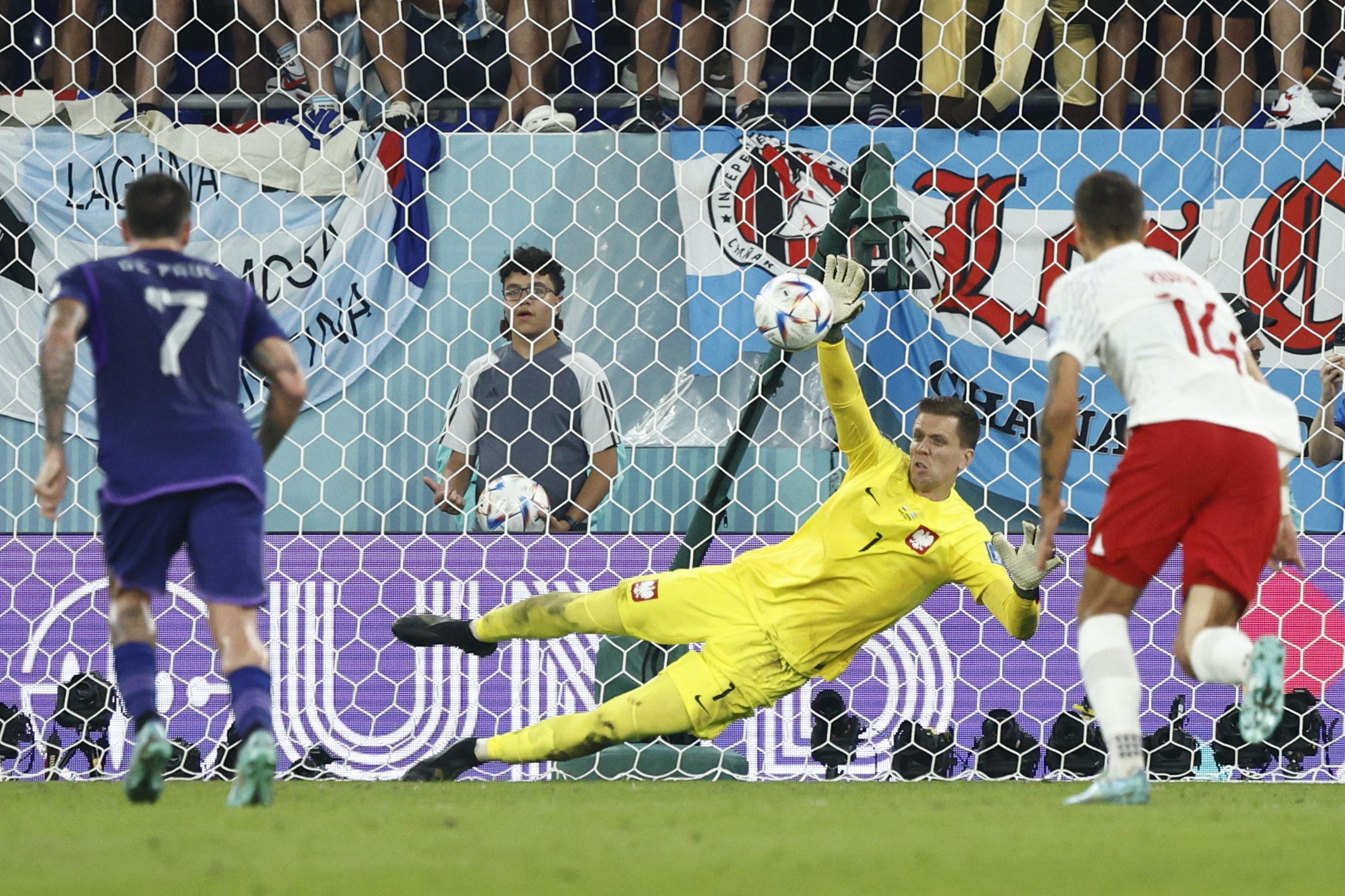 Szczesny llega con un mensaje en el vestuario del Barça, aviso, Flick lo sabe