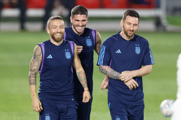 Alejandro 'Papu' Gómez Rodrigo de Paul Leo Messi entrenamiento Argentina / Foto: EFE