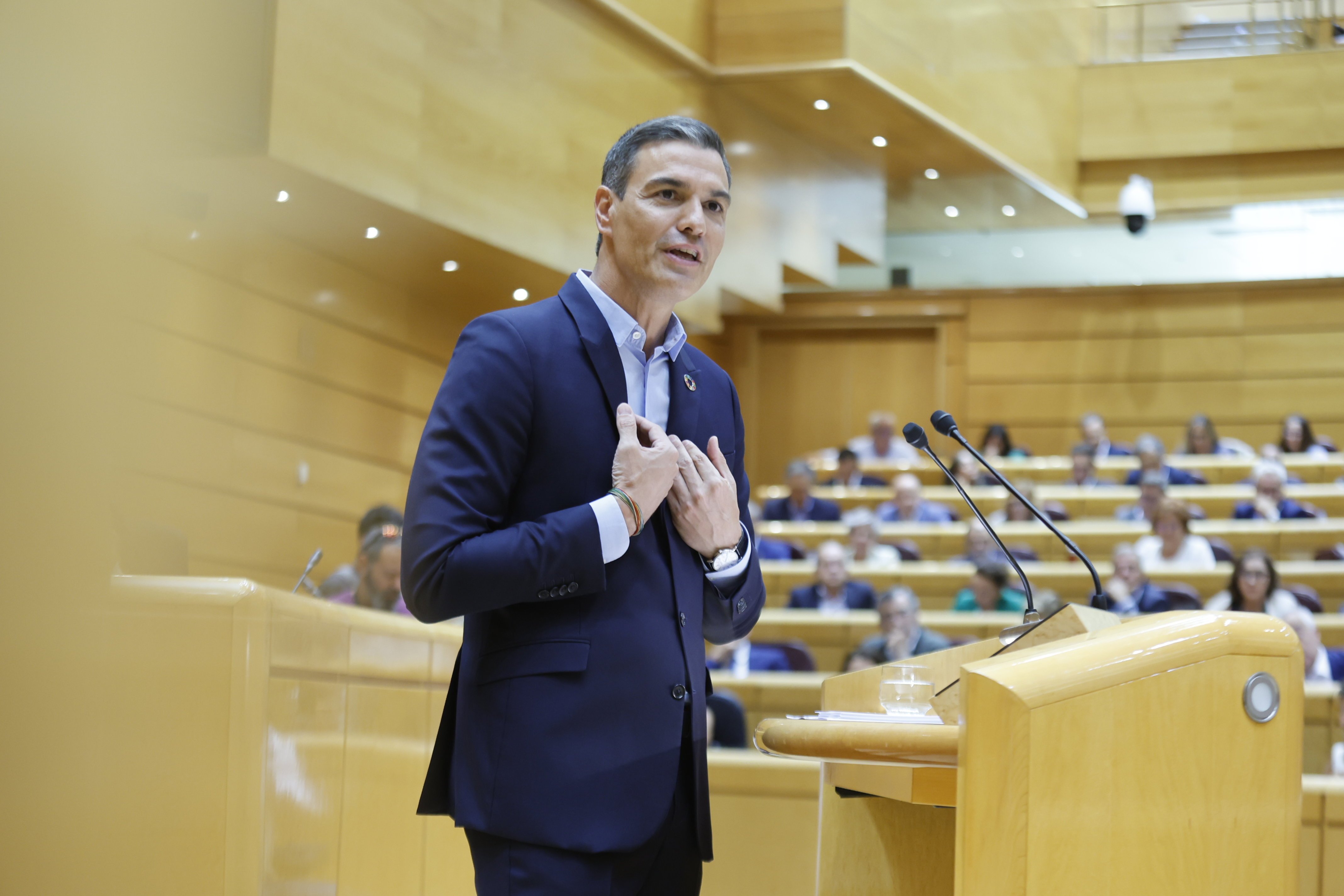 Tot són males notícies per a Pedro Sánchez a les portades, però 'El País' el salva